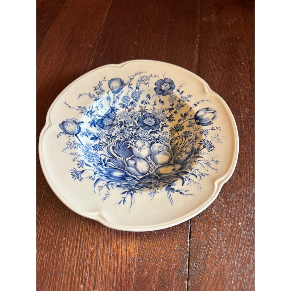 Johnson Brothers WindsorWare Blue White Floral Rimmed Soup Bowl England 8 inch